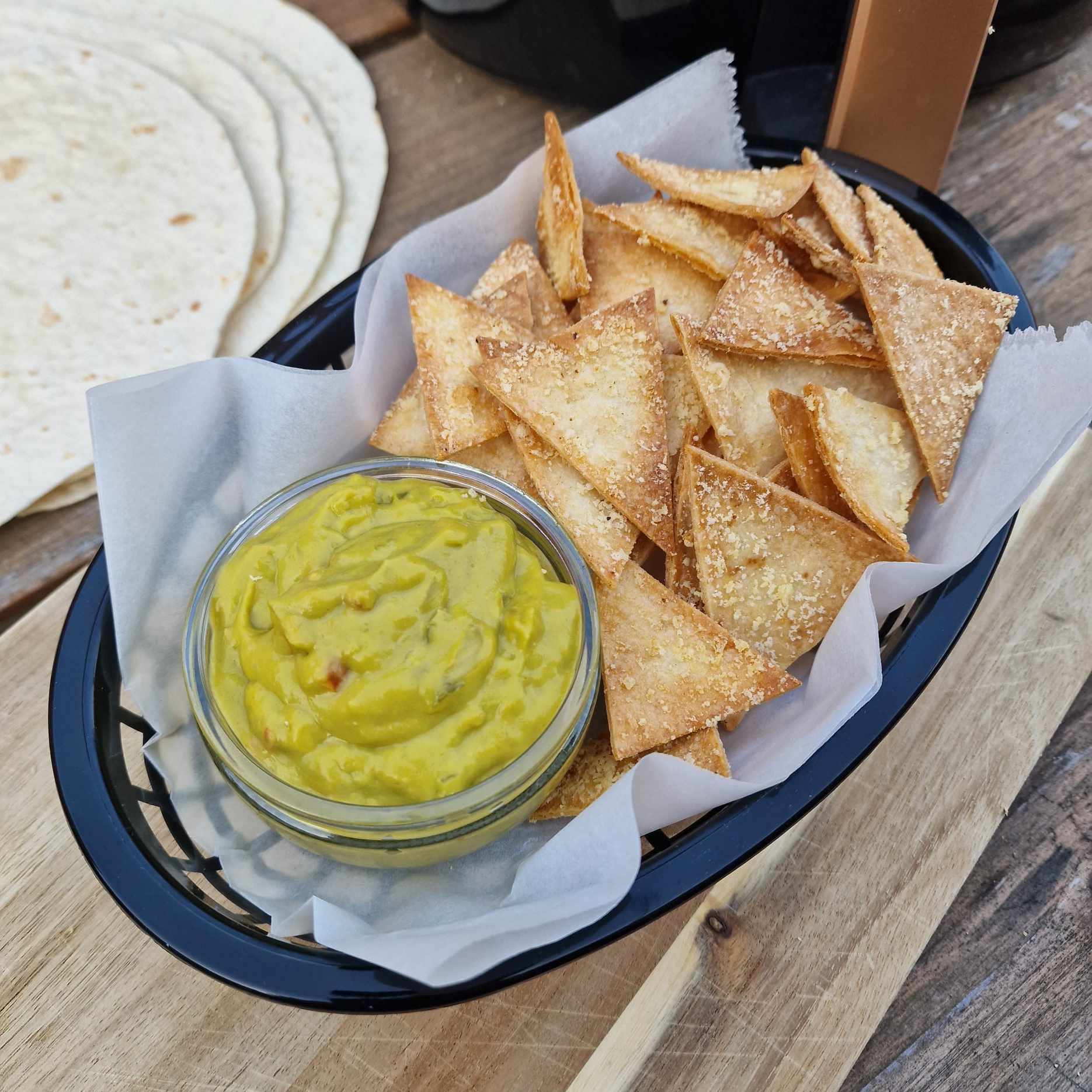 Zelfgemaakte Nacho Cheese uit de Airfryer. Leuk om met de