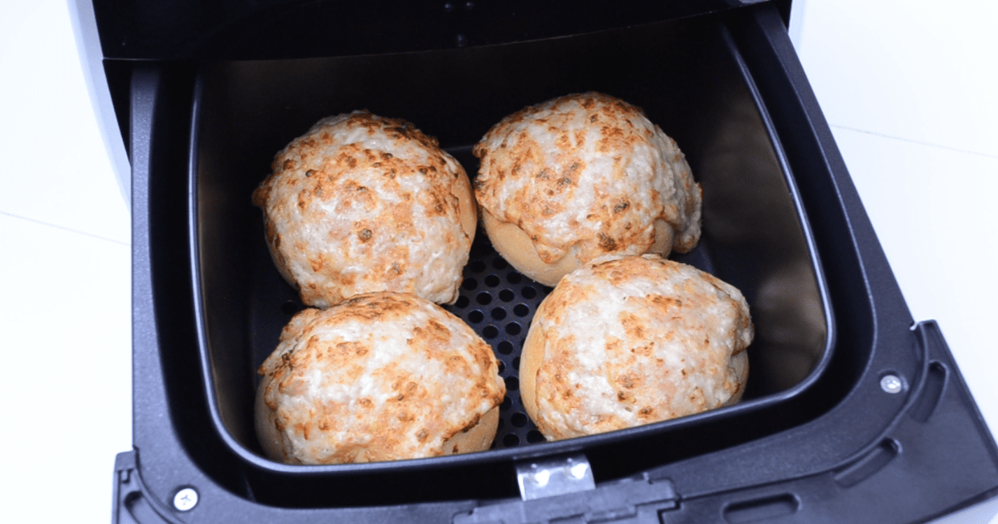 Een snel & lekker ontbijt: Airfryer ham-kaas-ui broodjes uit de