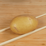 Je zult je gasten verrassen met dit snelle en makkelijke Airfryer aardappelrecept!